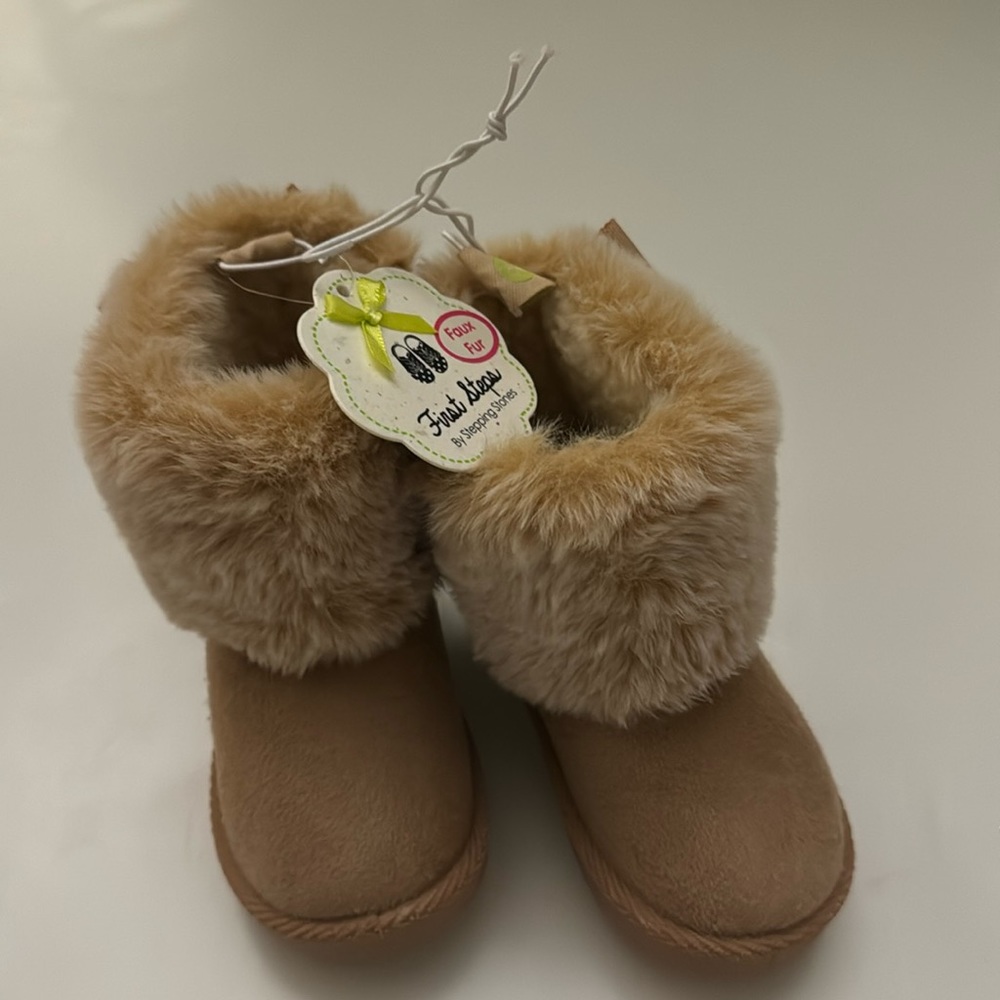 First Steps by Stepping Stones Fur Boots size 4